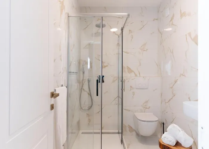 Luxury Volat Old Town Apartment *