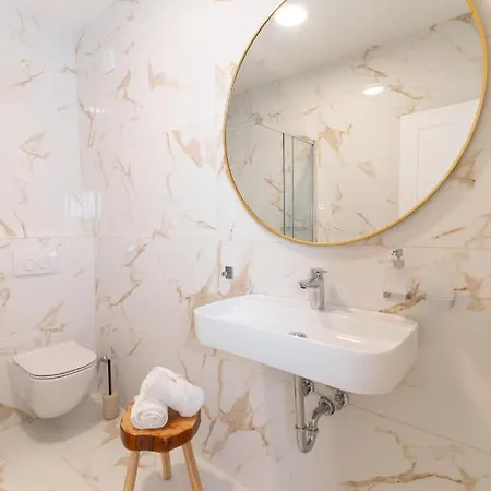Luxury Volat Old Town * زادار