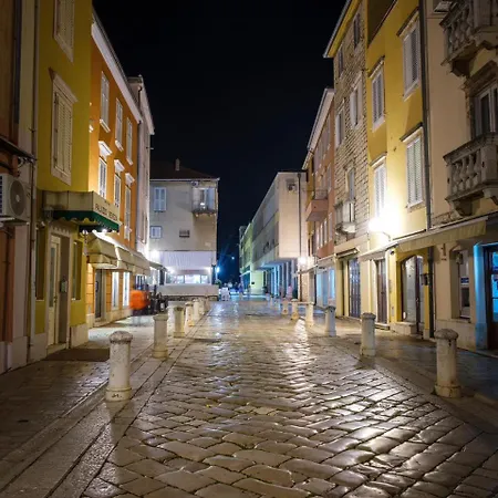 Luxury Volat Old Town زادار