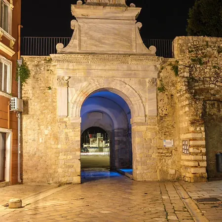 Luxury Volat Old Town * زادار